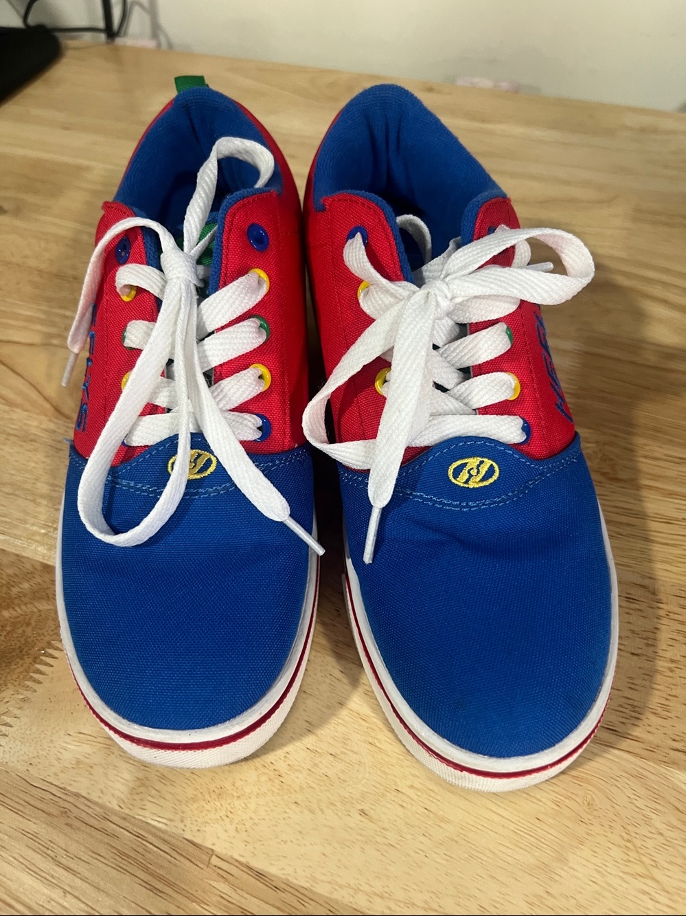 HEELYS GR8 PRO 20 Skate sneaker blue/red/yellow youth size 6 like new - Picture 2 of 8